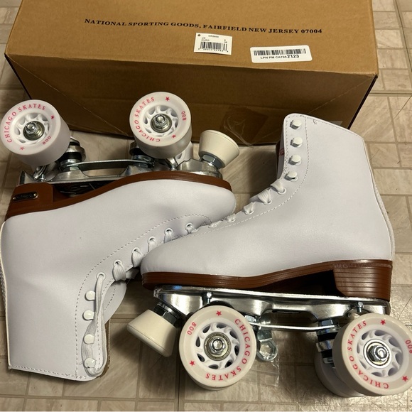 Chicago White Roller Skates - Picture 5 of 15